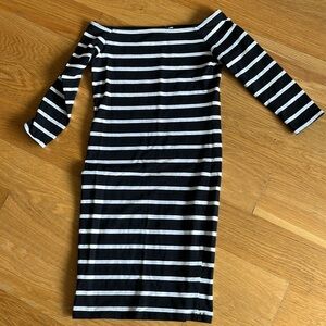 ⭐️(3 for $15)⭐️ Off the shoulder 3/4 sleeve dress